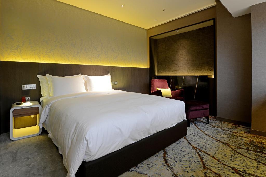 Brother Hotel Taipei Eksteriør billede